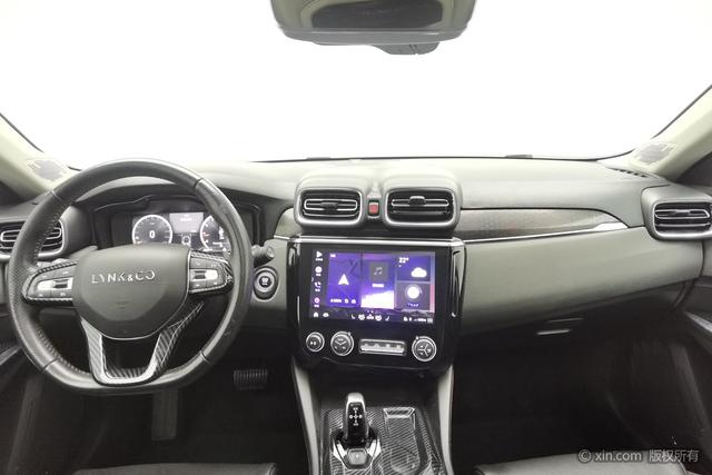 Lynk & Co 02 2019 2.0 T AT 2 WD Pro VI — фото 11