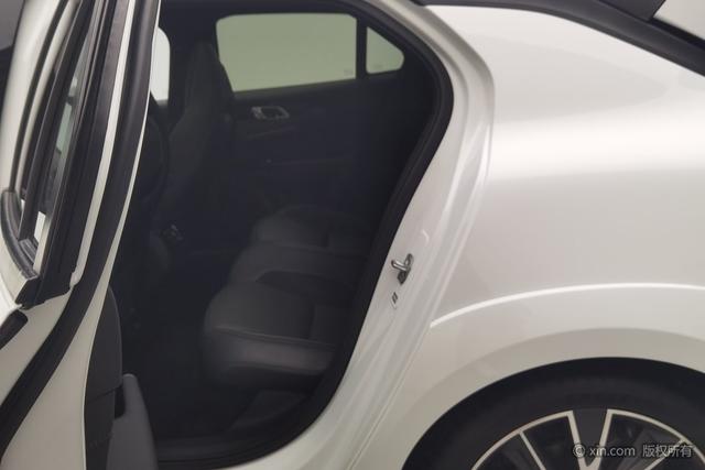 Lynk & Co 02 Hatchback 2022 2.0 TD Hatchback Pro — фото 20