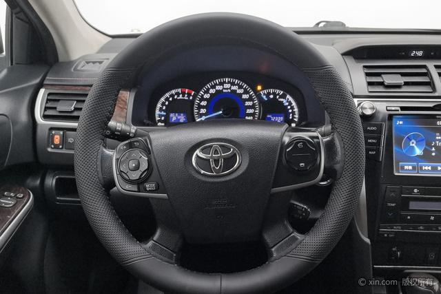 Toyota Camry 2016 2.5 G — фото 14
