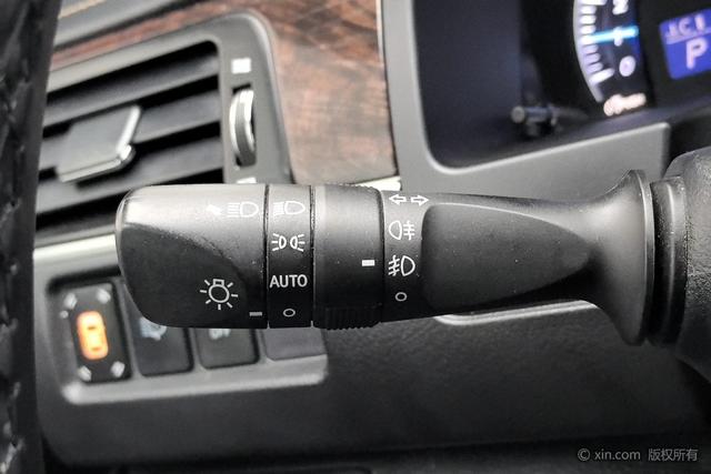 Toyota Camry 2016 2.5 G — фото 16