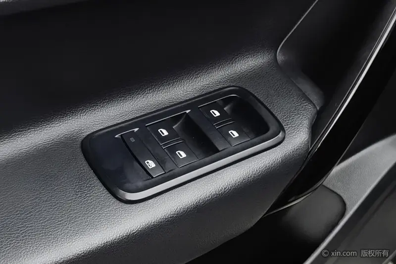 MG 2.0 TGI TST 4 WD Flagship — фото 17