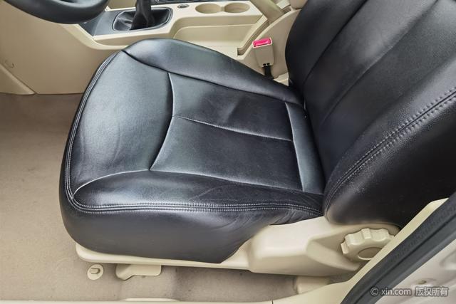 Roewe 350 2015 1.5 L MT — фото 19
