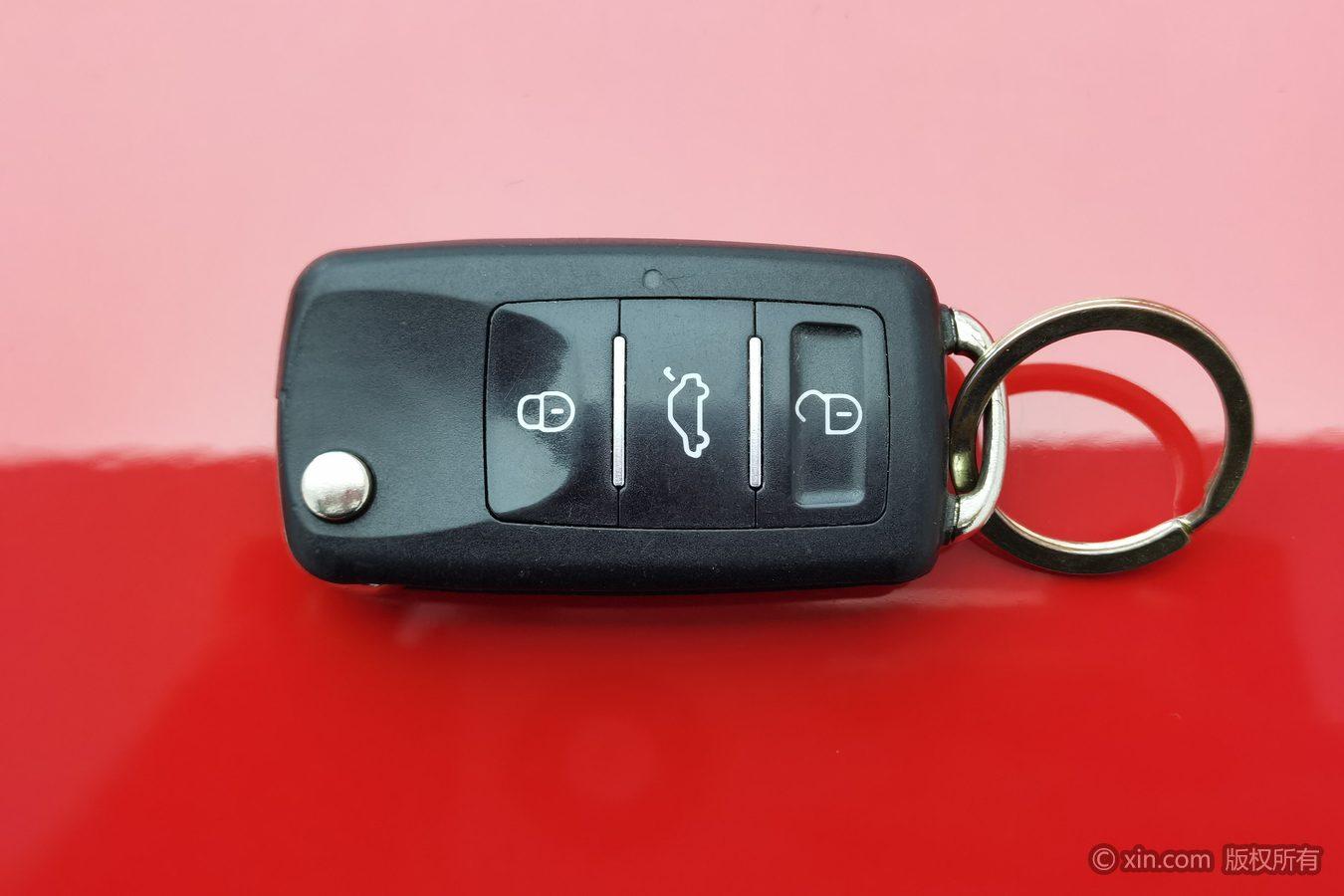 Volkswagen Polo 2012 1.6L Cross POLO AT