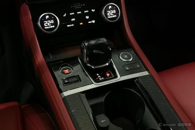 Jaguar XFL 2022 2.0 T P 250 2 WD — фото 15