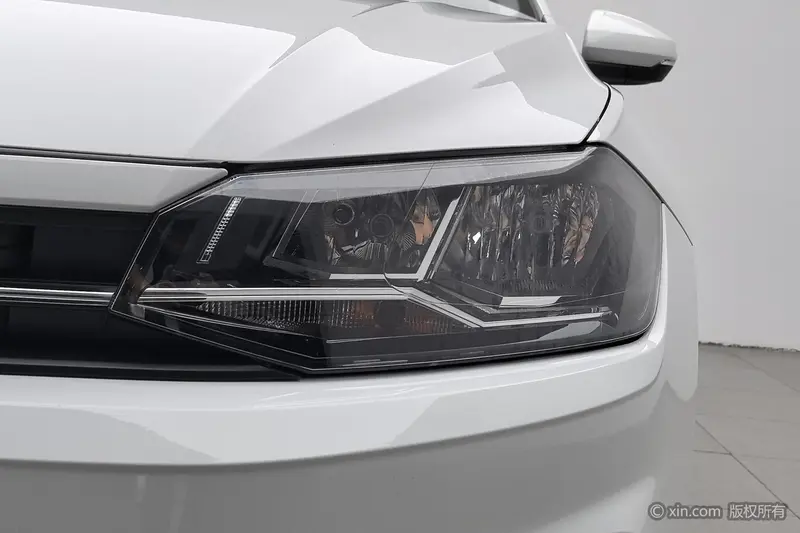 Volkswagen Polo Plus 1.5 L ATTech — фото 5