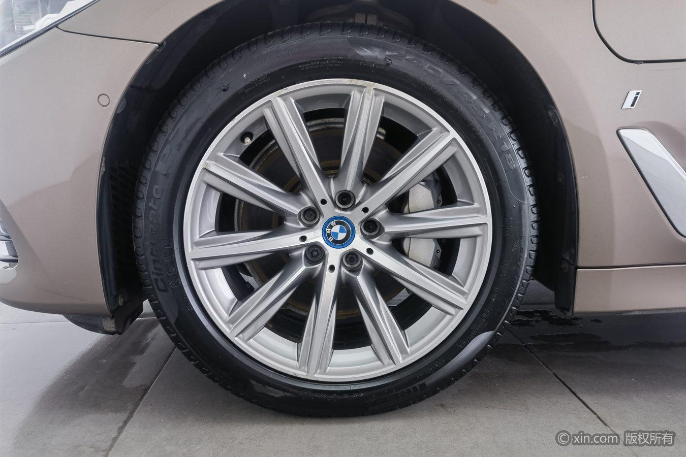 BMW 5 серииPHEV 5 PHEV 2018 530Le Luxury