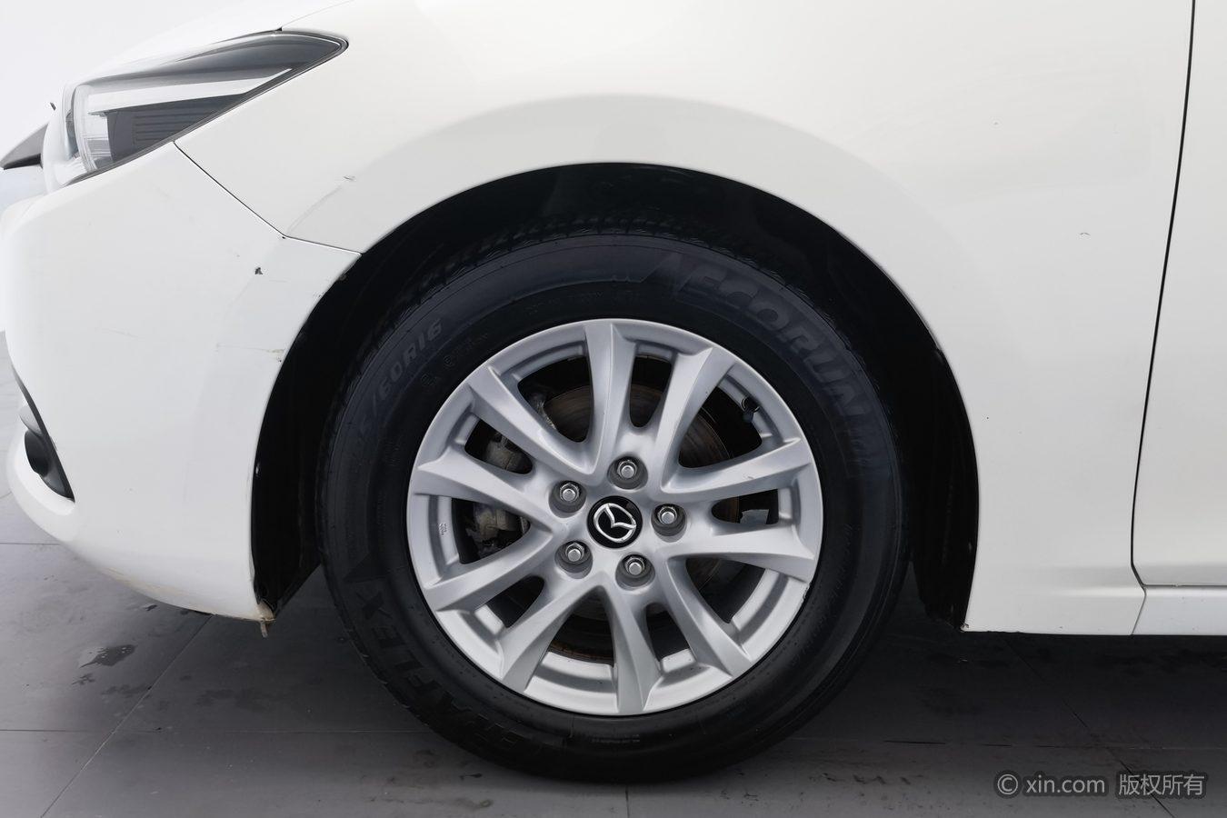 Mazda Mazda3 3 2017 1.5L AT Luxury V