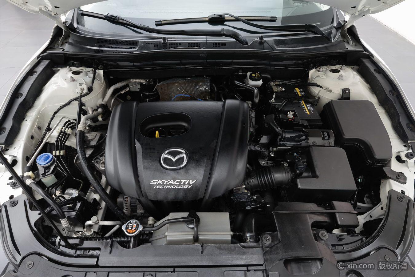 Mazda Mazda3 3 2017 1.5L AT Luxury V