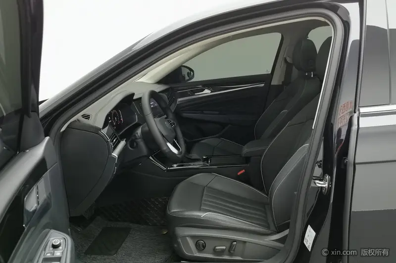 Volkswagen Passat — фото 12