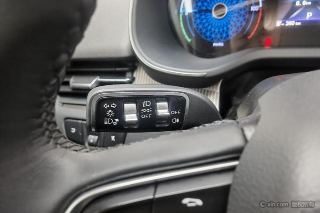 Red flag E-QM5 2022 Черный из Китая