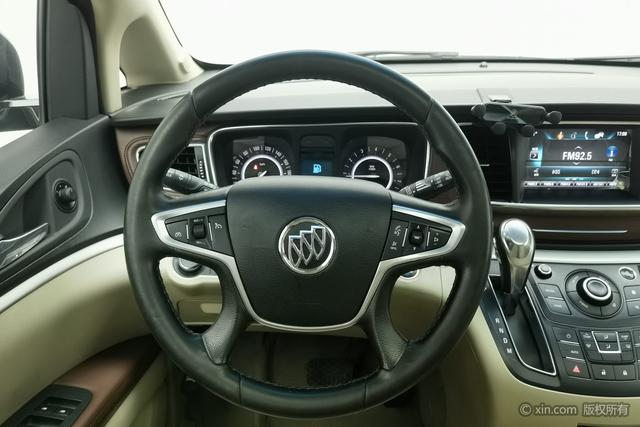 Buick GL8 2017 25 S Luxury V — фото 14