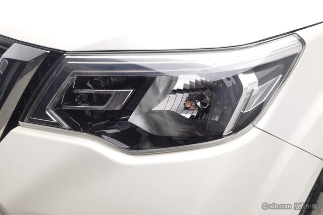 Nissan Terra 2018 2.5 L AT 2 WD — фото 7