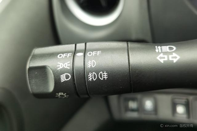 Nissan Terra 2018 2.5 L AT 2 WD — фото 16