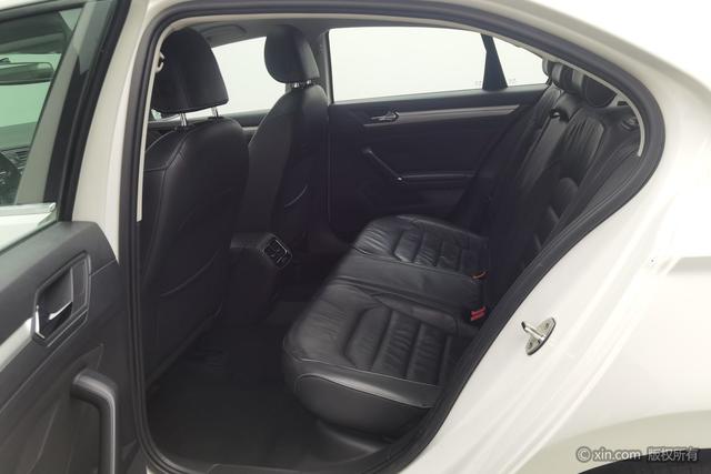 Volkswagen Lamando 2015 330 TSI DSG — фото 19