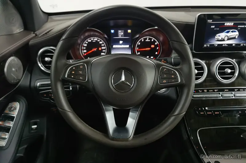 Mercedes-Benz GLC — фото 9