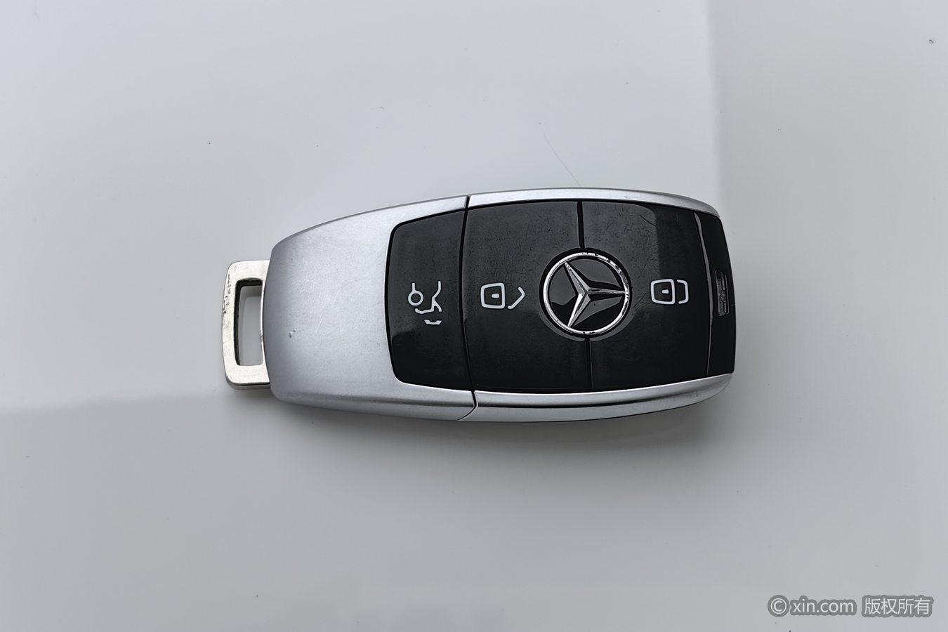 Mercedes-Benz GLA 2015 GLA 220 4MATIC Люкс