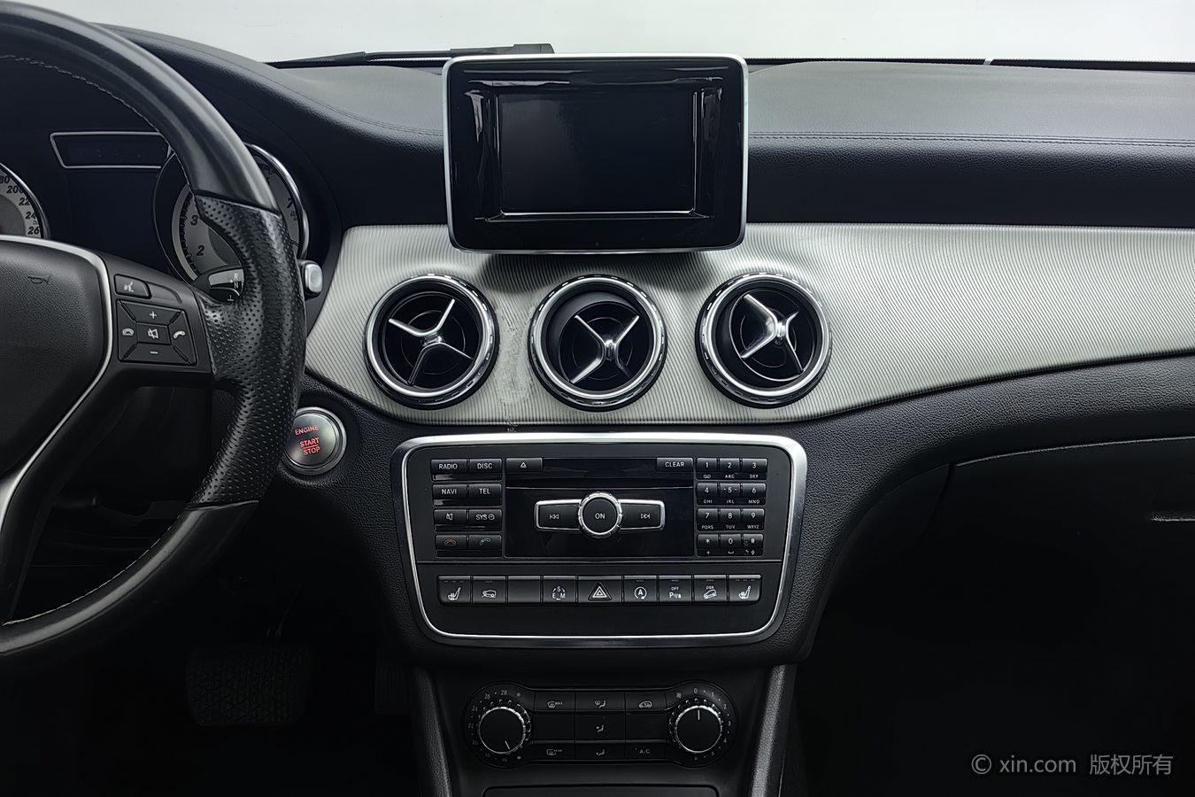 Mercedes-Benz GLA 2015 GLA 220 4MATIC Люкс