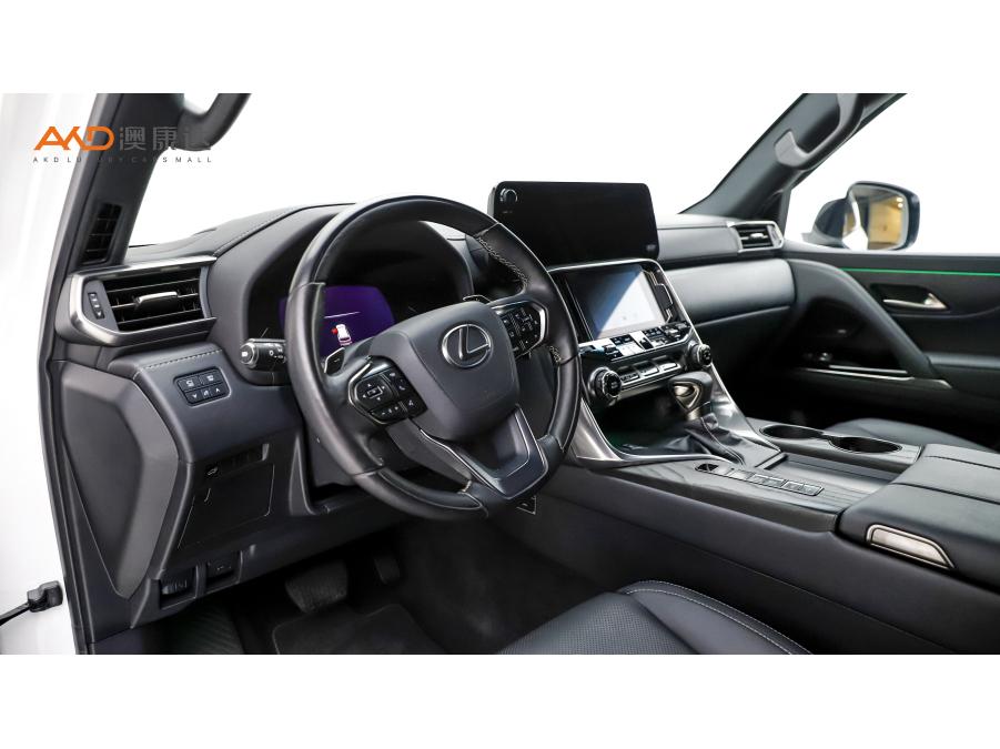 Lexus LX 2023 3.5T AT 7 мест