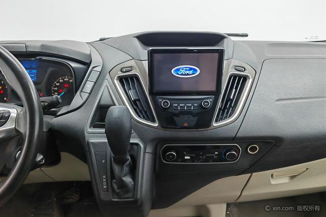 Ford Tourneo 2017 2.0 T AT — фото 15