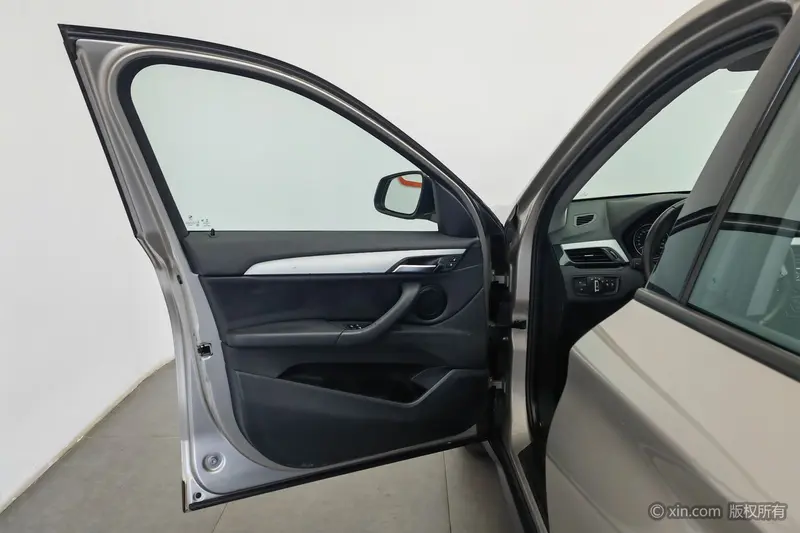 BMW X 1 s Drive 18 Li — фото 17