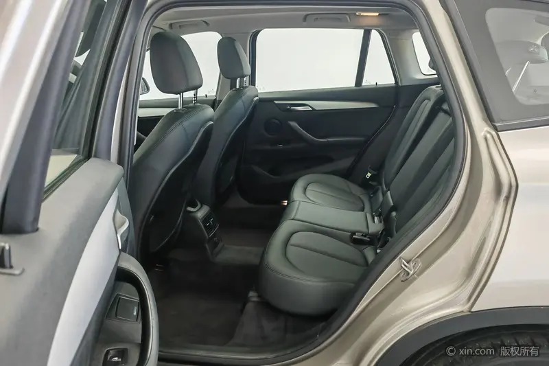 BMW X 1 s Drive 18 Li — фото 15