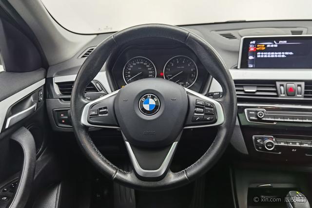BMW X1 2016 s Drive 18 Li — фото 13