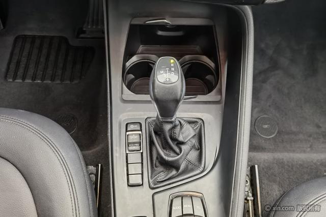 BMW X1 2016 s Drive 18 Li — фото 14