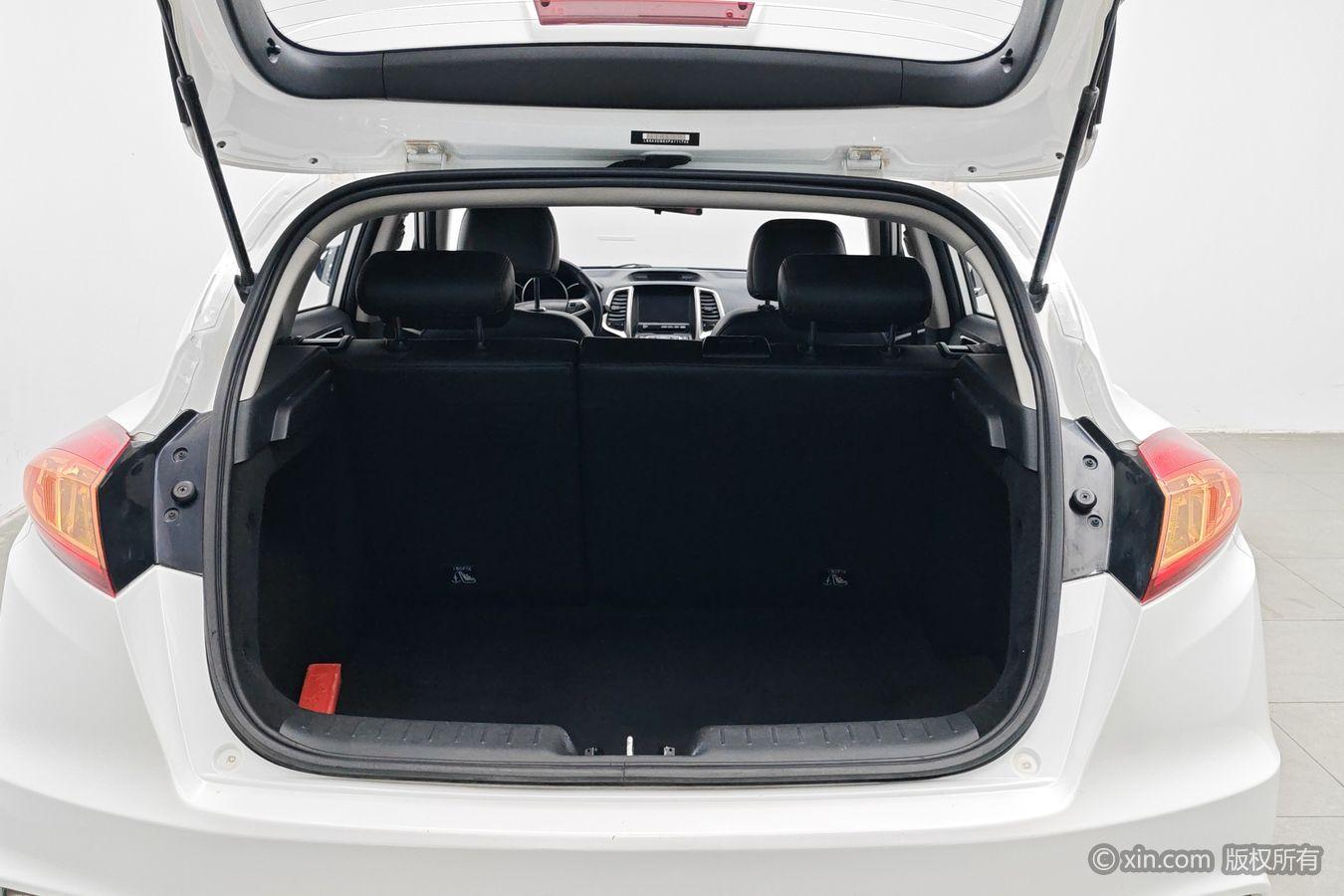 Changan Eado XT 2015 1.6L МКПП jun ku xing guo V