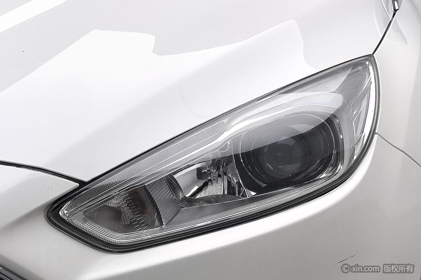 Ford Focus 2015 EcoBoost 180 AT Elite