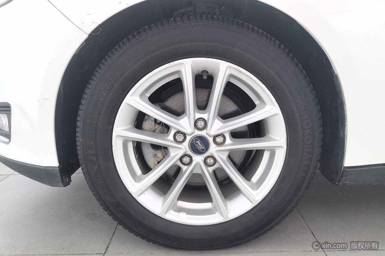 Ford Focus 2015 EcoBoost 180 AT Elite