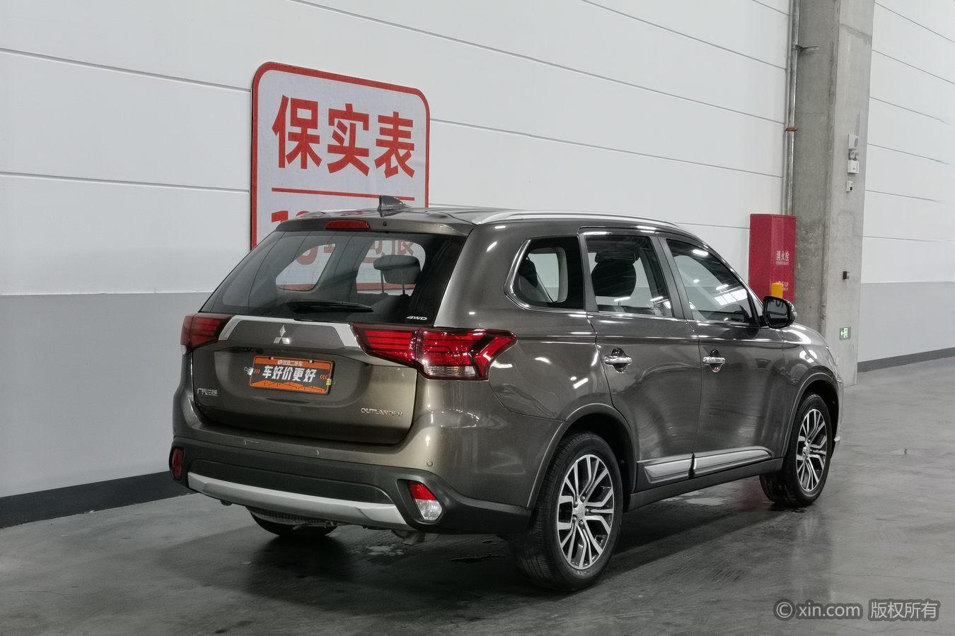 Mitsubishi Outlander 2018 2.4L Elite 5 мест