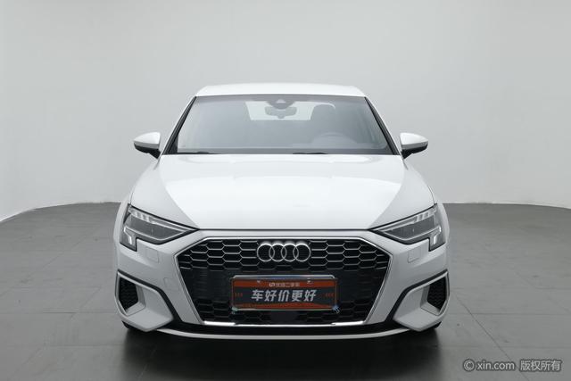 Audi A3 2021 A 3 L Limousine 35 TFSI — фото 2