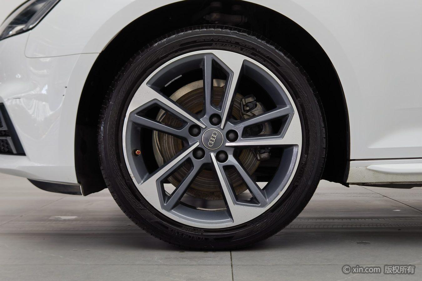 Audi A4L 2019 40 TFSI VI