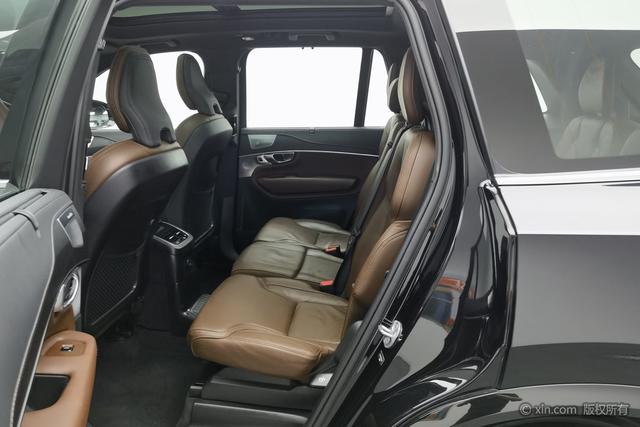 Volvo XC90 — фото 20