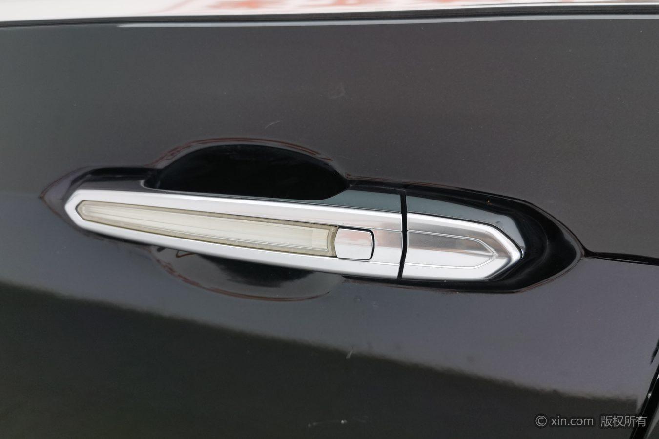 Cadillac XT6 2022 2.0T мест Luxury
