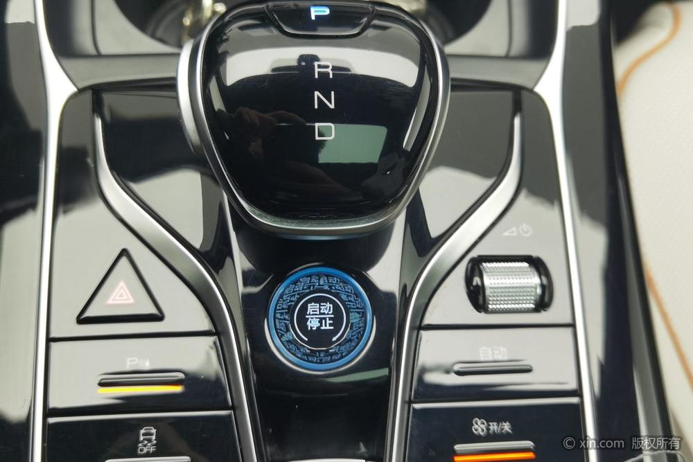 BYD Qin PLUS EV, фото 13