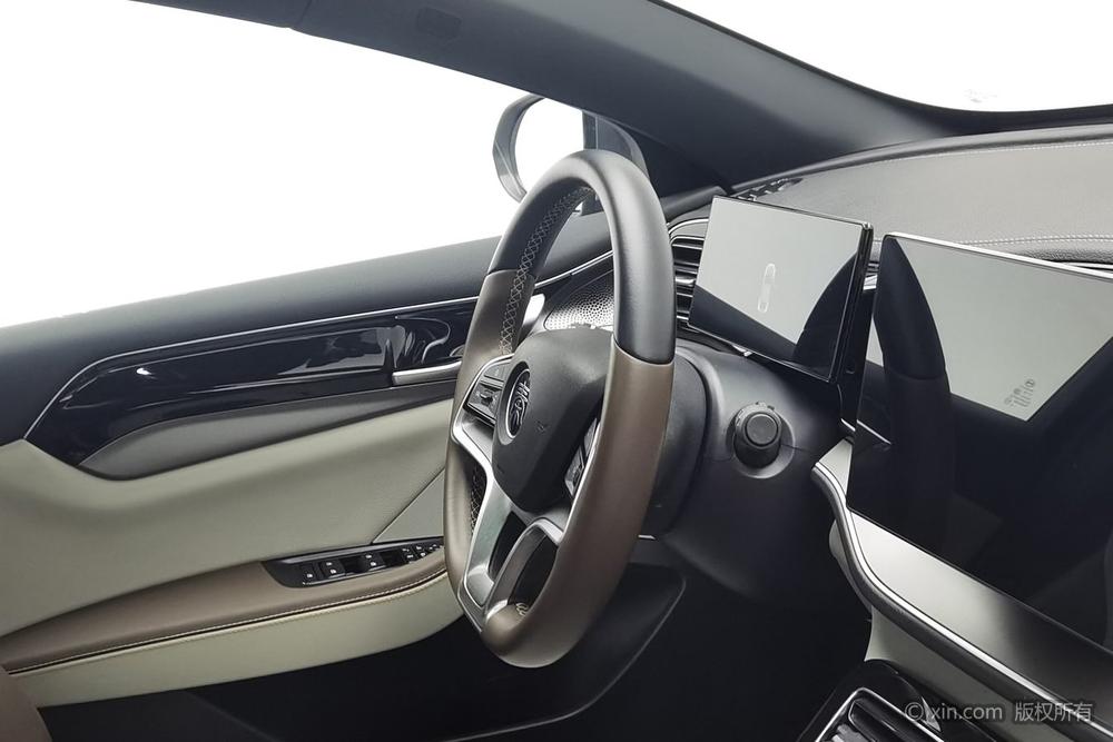 BYD Qin PLUS EV, фото 10
