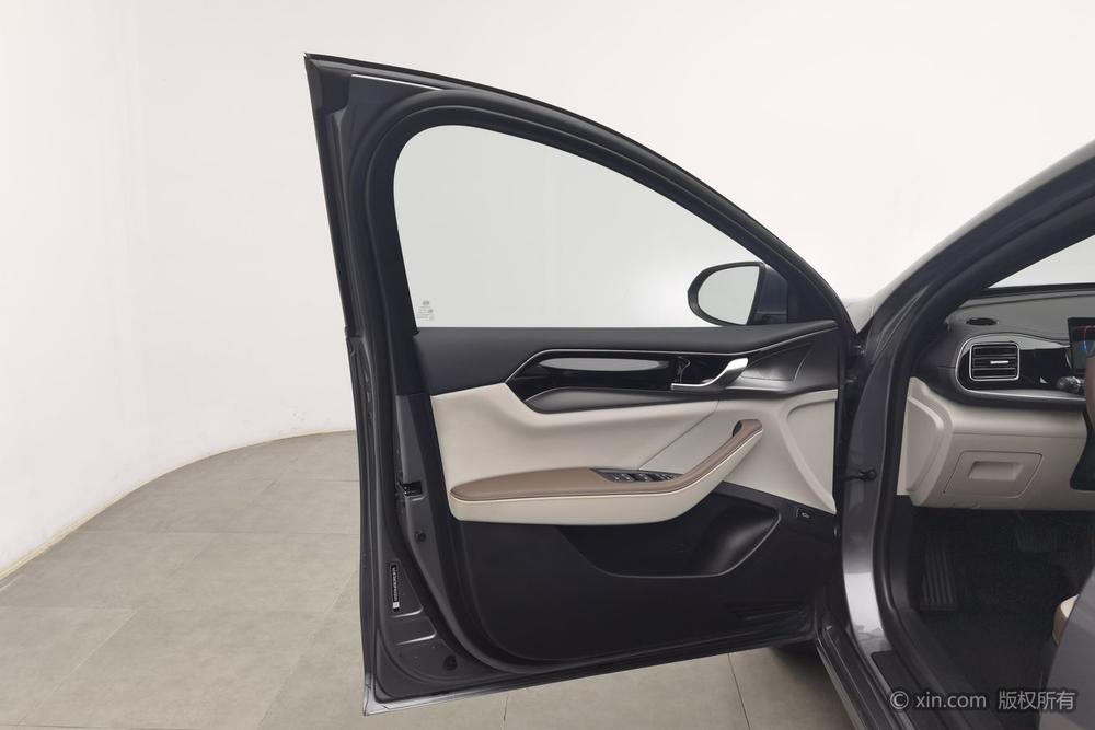 BYD Qin PLUS EV, фото 21