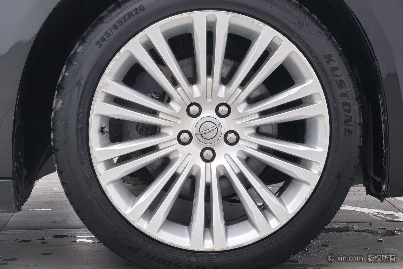 Chrysler 300C 2014 3.0L