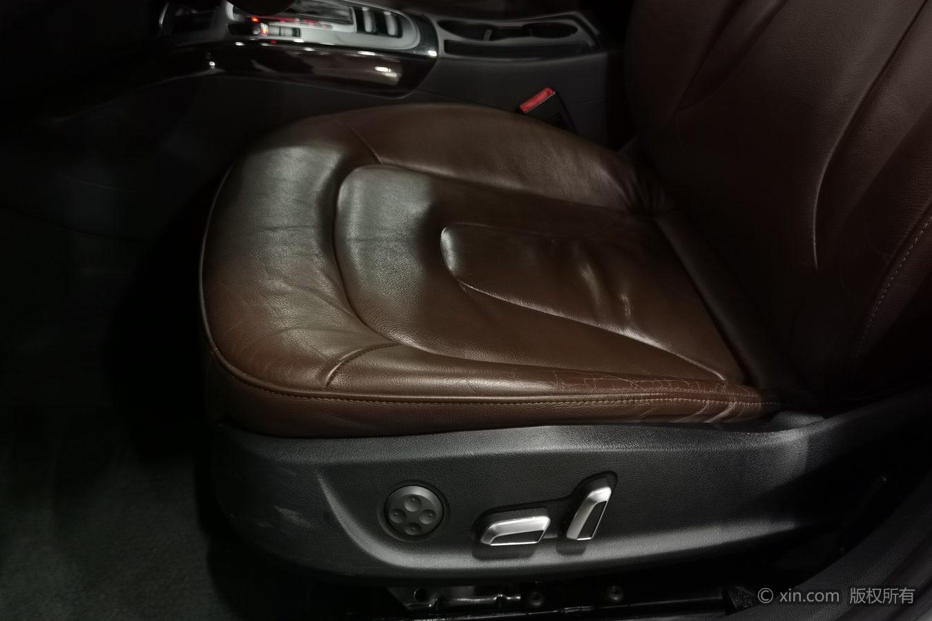 Audi A4L 2015 35 TFSI АКПП Комфорт