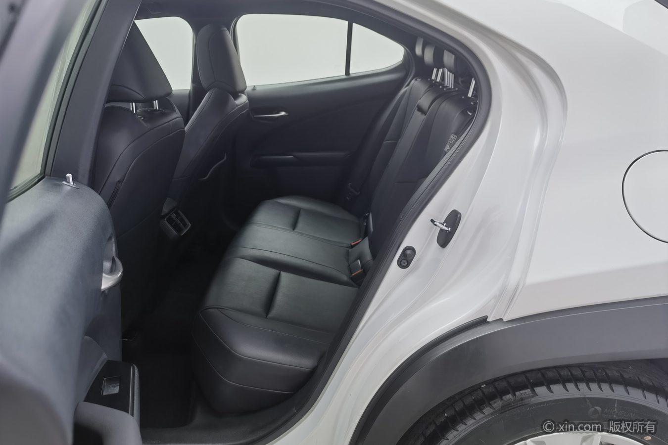 Lexus UX id 4454226 из Китая 21