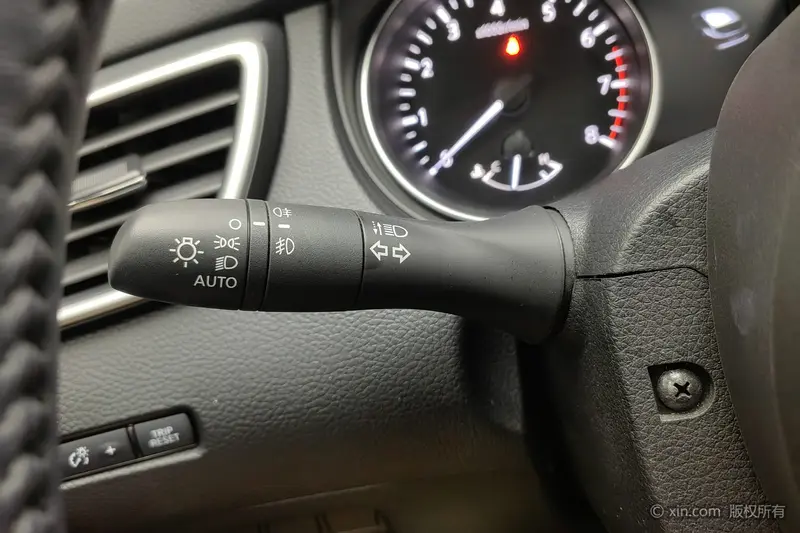 Nissan Qashqai 2.0L XV Prem. люкс — фото 11