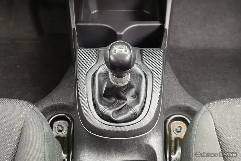 Honda Fit — фото 10