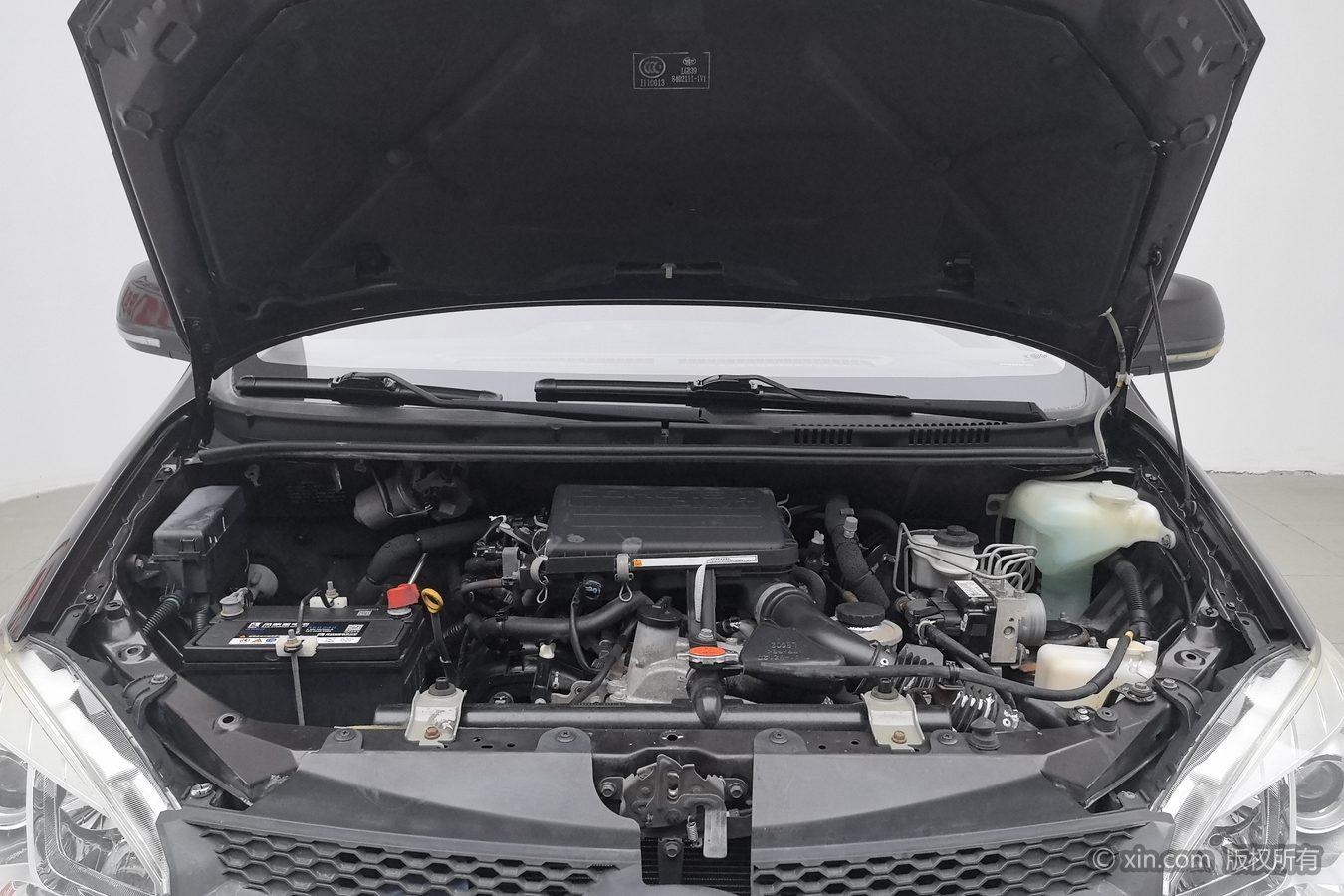 FAW S80 2015 1.5L AT 5 мест