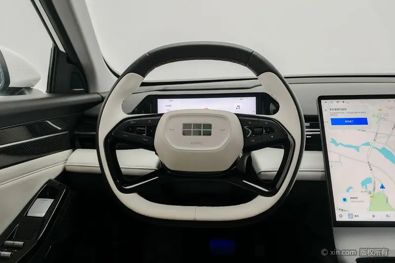 Geely Galaxy L 6 1.5 T DHT 125km — фото 9