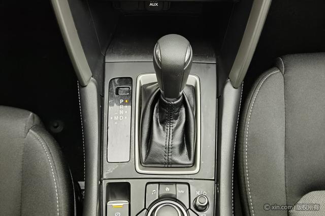 Mazda CX-4 2018 2.0 L AT 2 WD VI — фото 15
