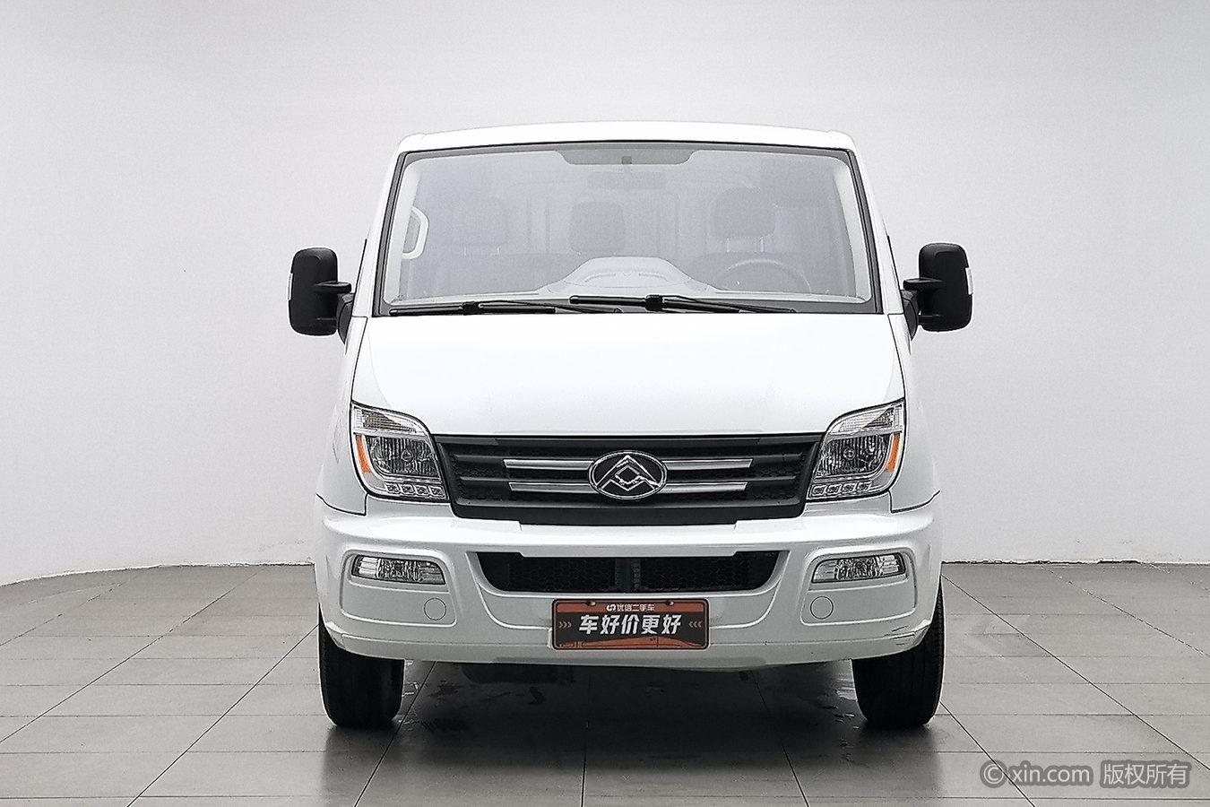 Maxus V80 2023 2.0T MT 3 мест