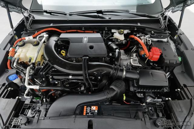Lincoln Z 2024 2.0 T 2 WD Hybrid — фото 5