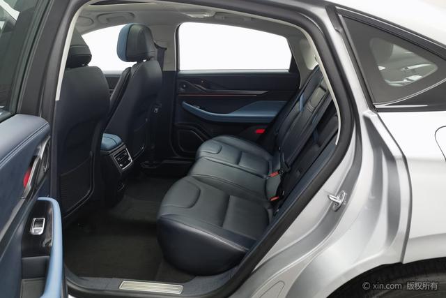 Lincoln Z 2024 2.0 T 2 WD Hybrid — фото 20
