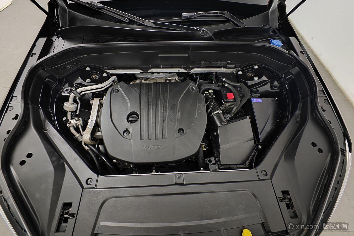 Volvo XC90 2021 B5 Luxury 5 мест